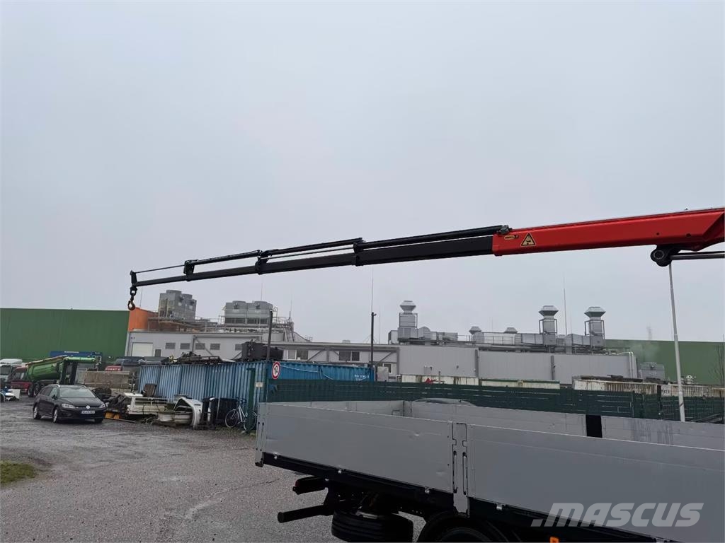 MAN 8.220 / 4x2 / crane / radio remote control Camiones de cama baja
