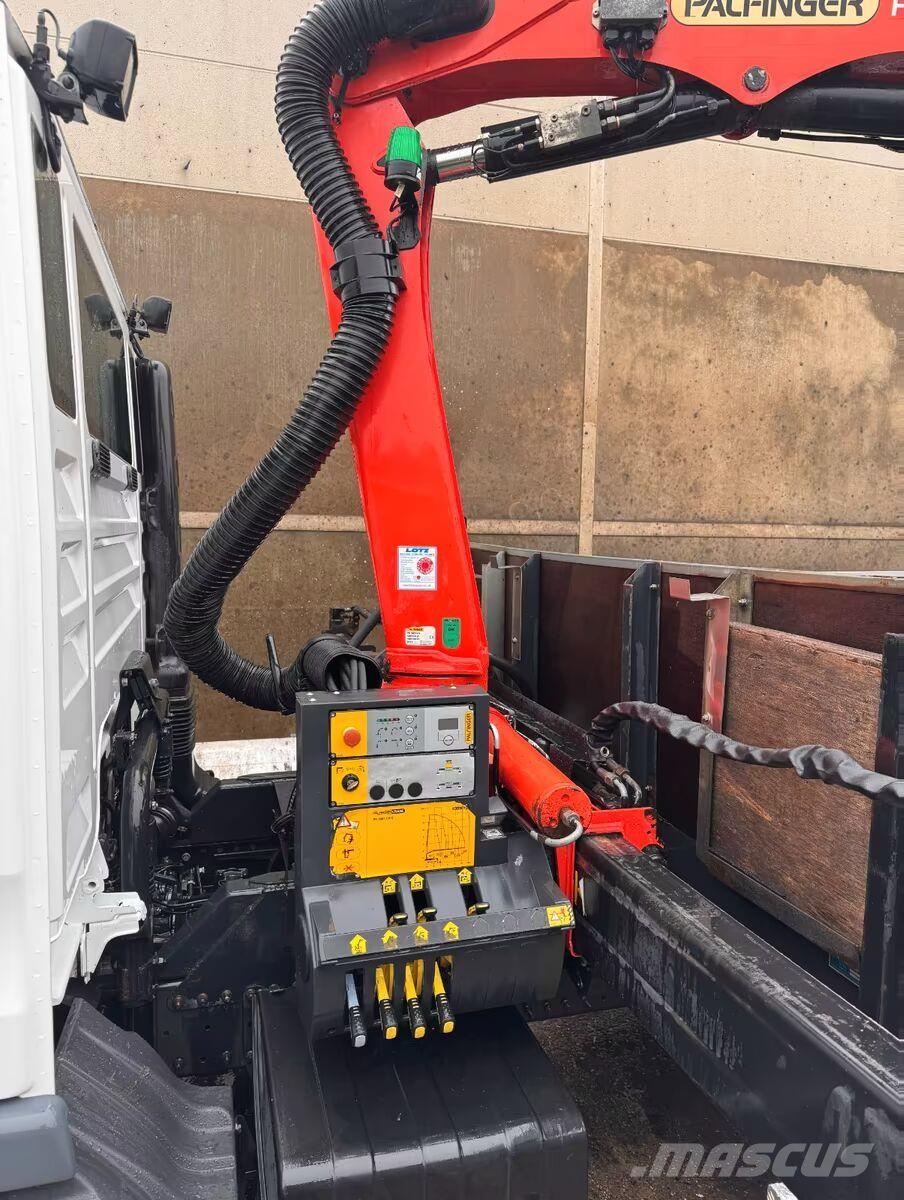 MAN 8.220 / 4x2 / crane / radio remote control Camiones de cama baja