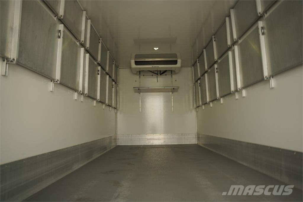 MAN TGL 10.180 / 4x2 / CHŁODNIA - 6,1 M / THERMO KING Camion frigorifique
