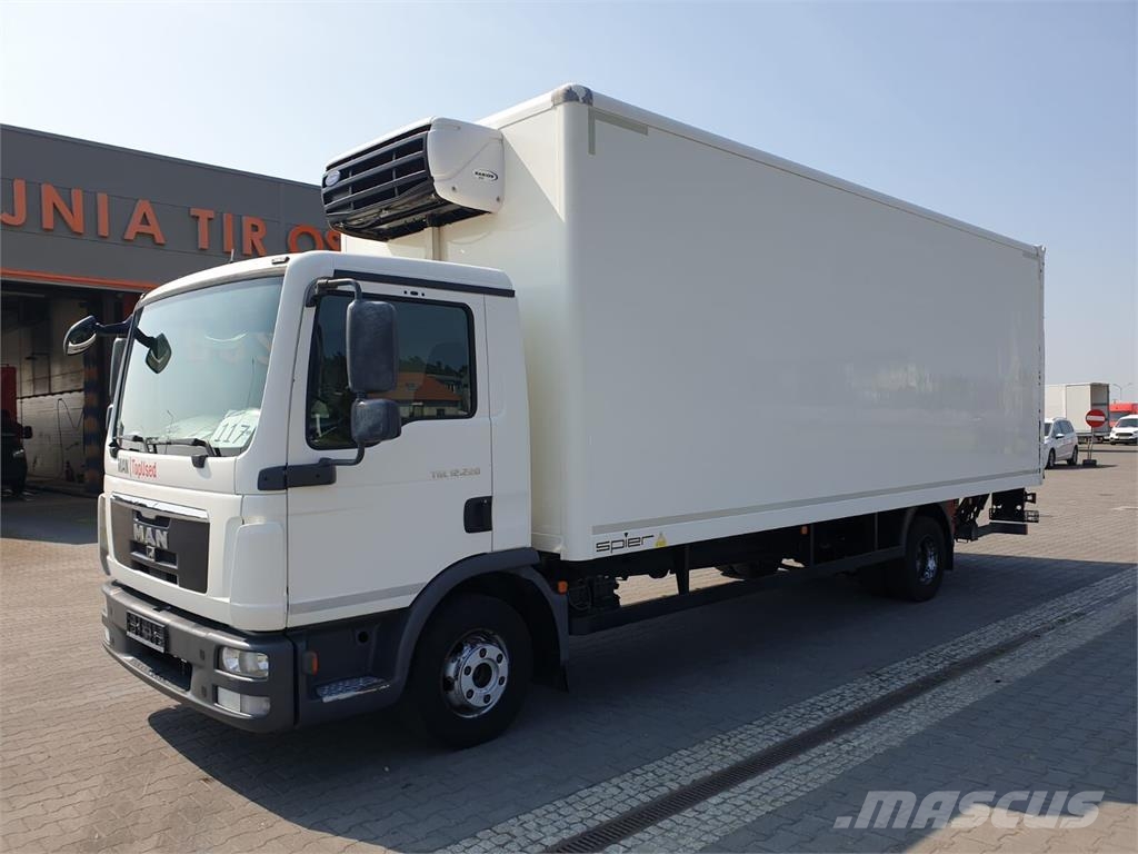 MAN TGL 12.220 冷藏车