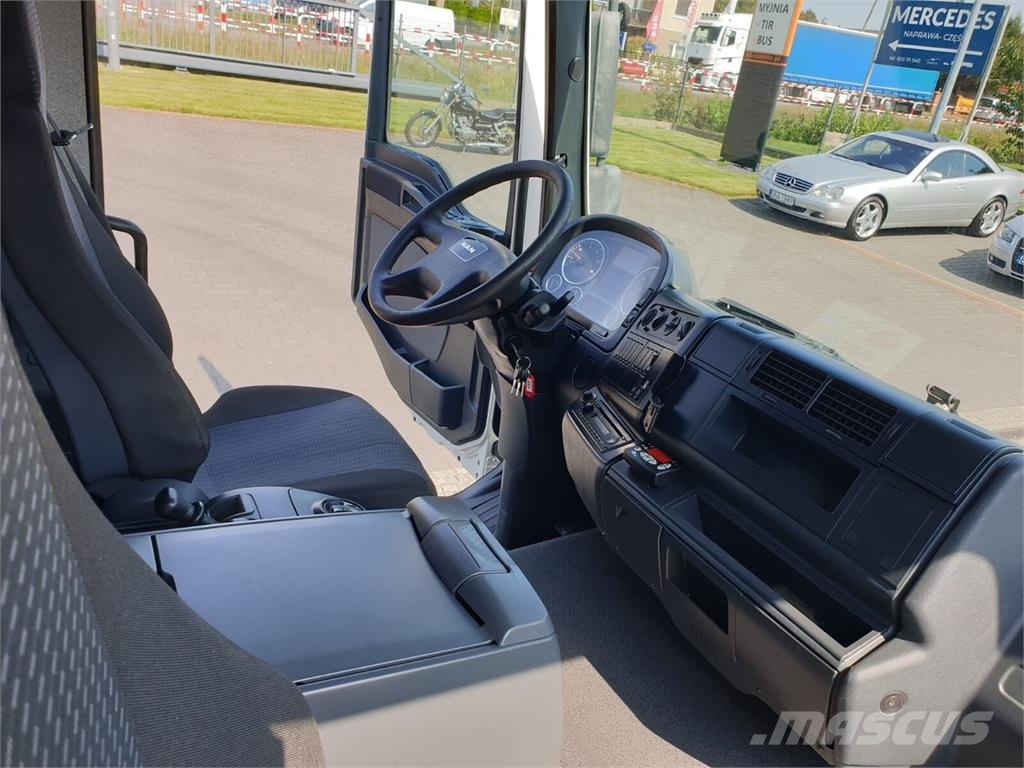MAN TGL 12.220 冷藏车