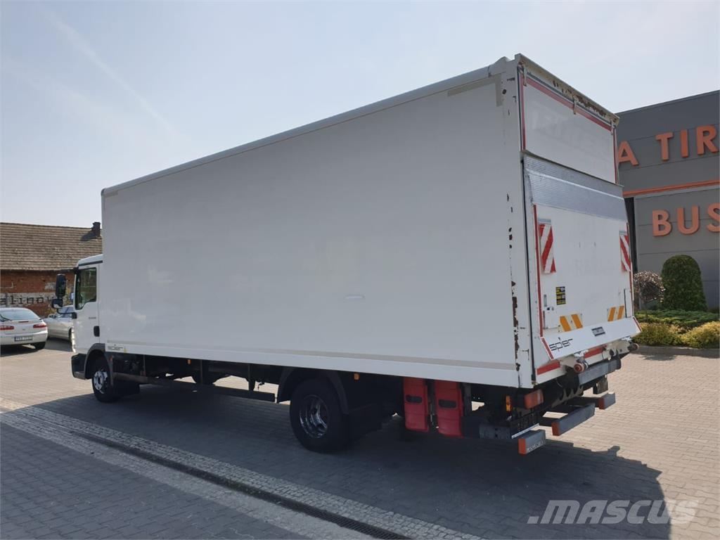 MAN TGL 12.220 冷藏车