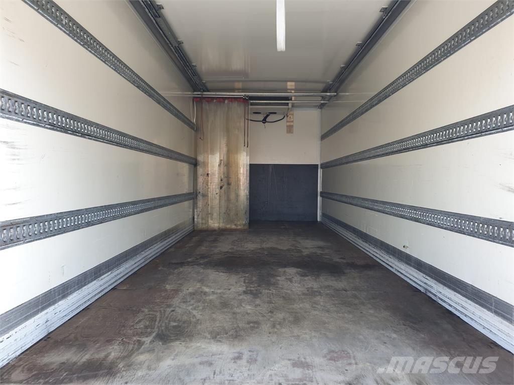 MAN TGL 12.220 冷藏车