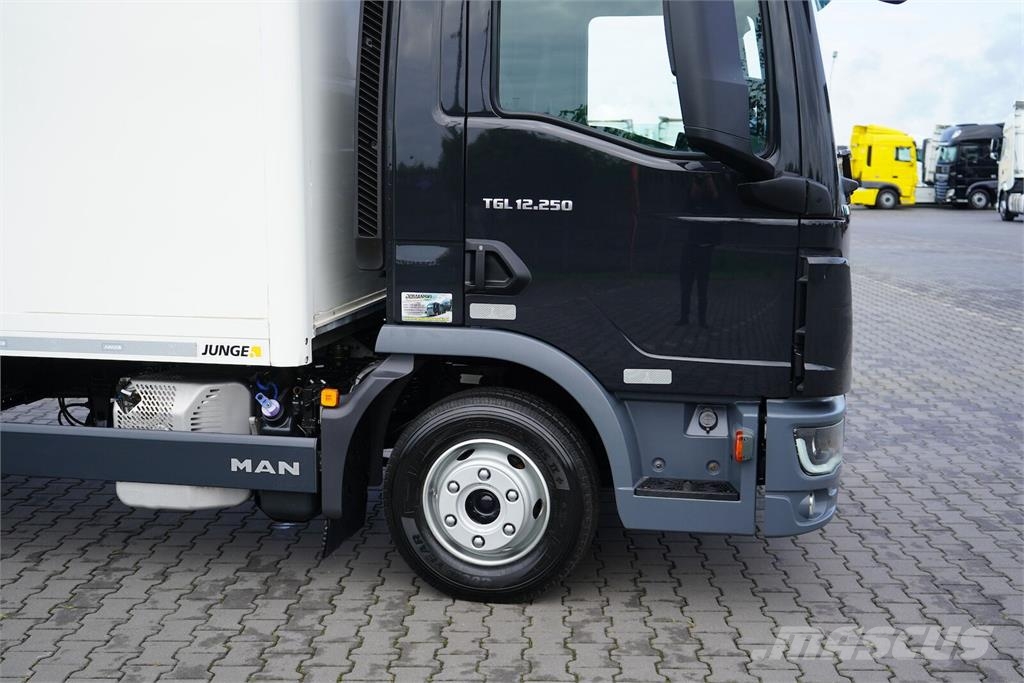 MAN TGL / 12.250 / ACC / EURO 6 / KONTENER + WINDA /  Kofferaufbau