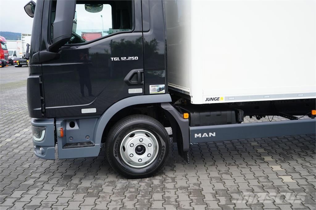 MAN TGL / 12.250 / ACC / EURO 6 / KONTENER + WINDA /  Kofferaufbau