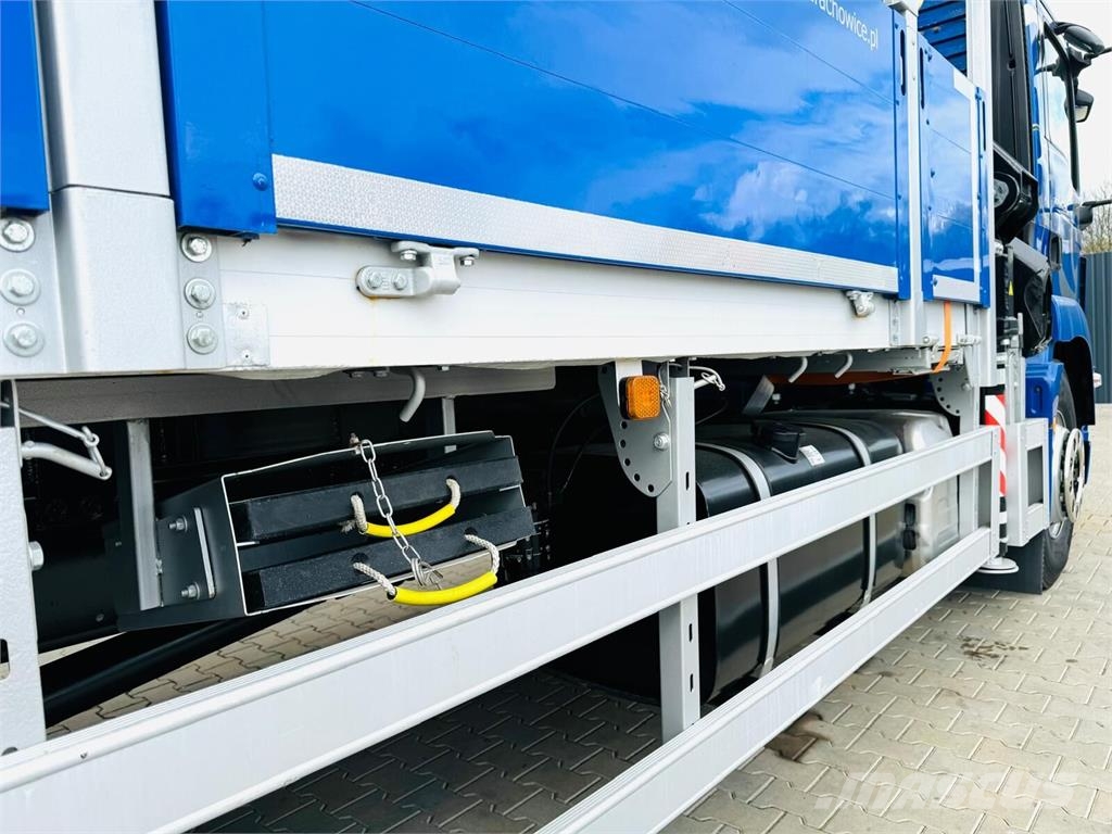 MAN TGM 18.250 skrzyniowy z HDS / żuraw z pilotem oraz Camiones plataforma