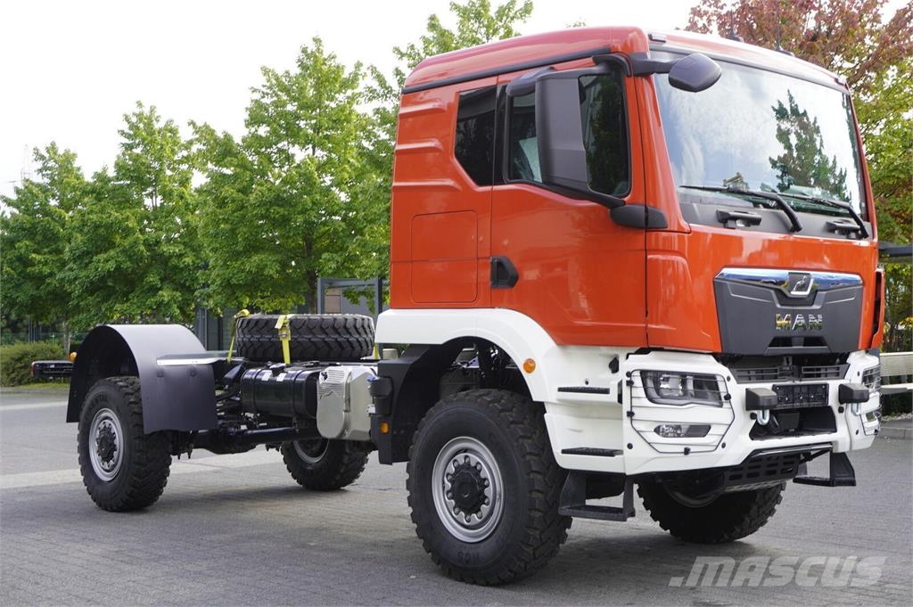 MAN TGM 18.250 4x4 / chassis 520 cm / no mileage / 3 u Chassis and suspension
