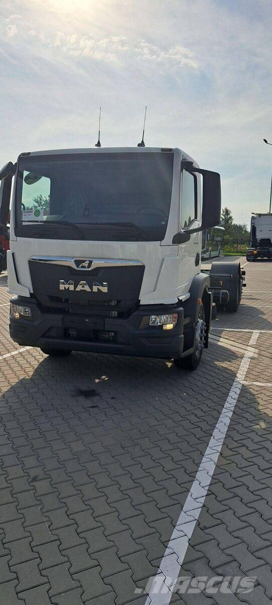 MAN TGM 26.320 6x2-4 / truck chassis / 0 km! / 2026 / Chasis y suspención