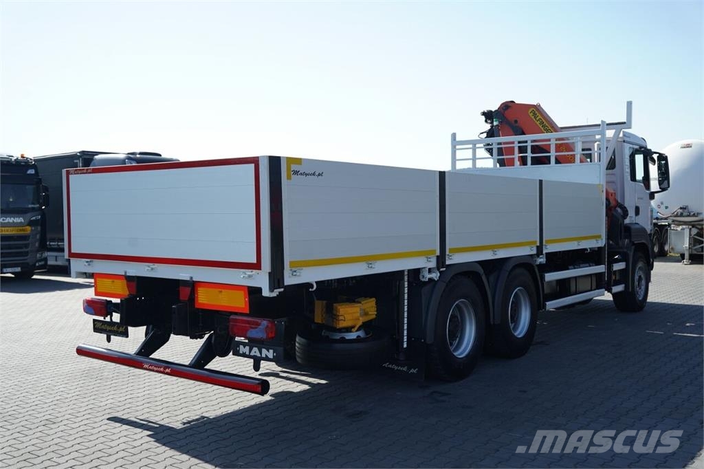MAN TGS 26.360 / 6x4 / SKRZYNIA - 7 M / HDS PALFINGER Platós / Ponyvás teherautók