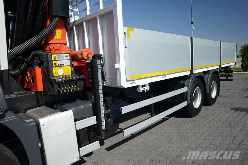MAN TGS 26.360 / 6x4 / SKRZYNIA - 7 M / HDS PALFINGER Platós / Ponyvás teherautók