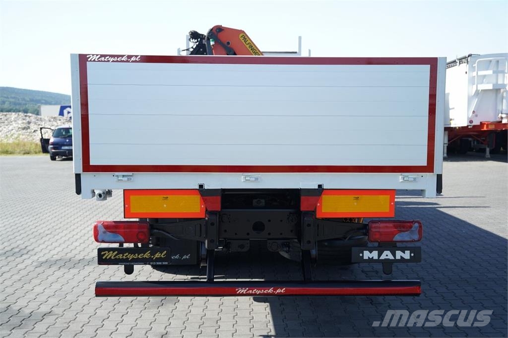 MAN TGS 26.360 / 6x4 / SKRZYNIA - 7 M / HDS PALFINGER Platós / Ponyvás teherautók