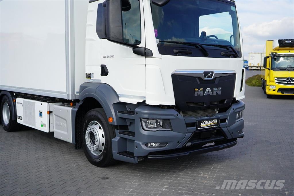 MAN TGS / 26.360 / ACC / EURO 6 / CHŁODNIA + WINDA / 1 Skapbiler Frys/kjøl/varme