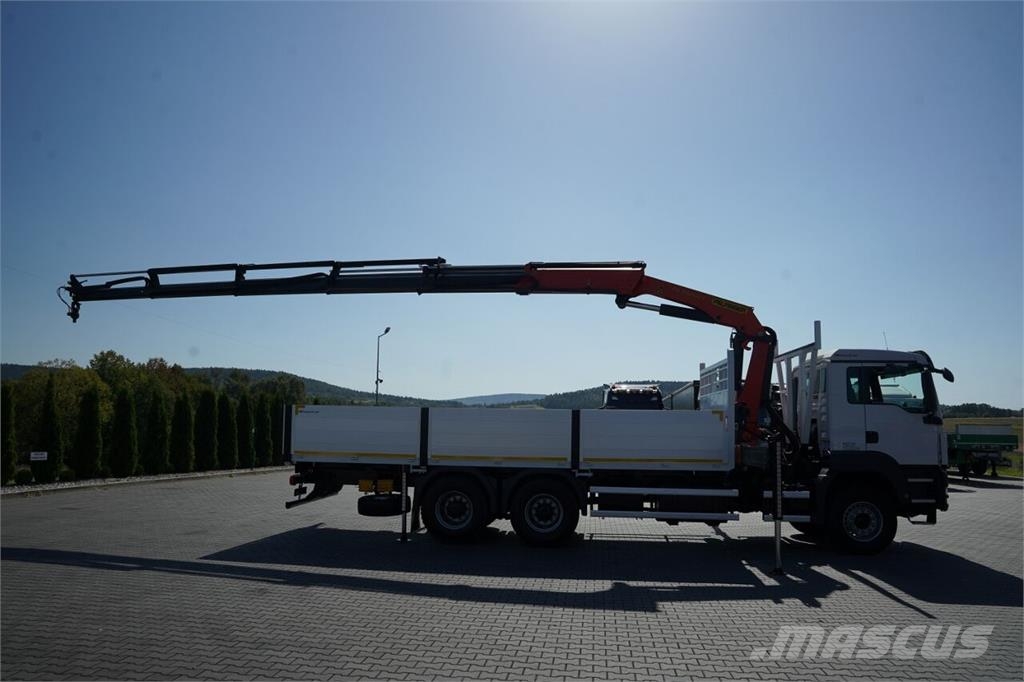 MAN TGS 26.360 / 6x4 / SKRZYNIA - 7 M / HDS PALFINGER Platós / Ponyvás teherautók