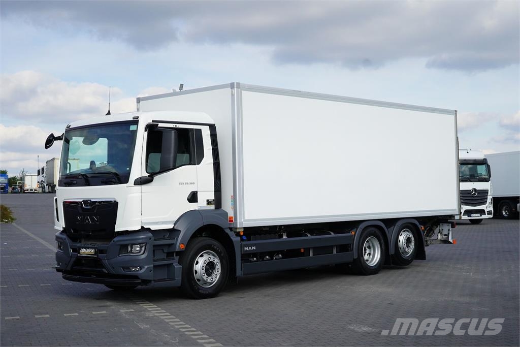 MAN TGS / 26.360 / ACC / EURO 6 / CHŁODNIA + WINDA / 1 Skapbiler Frys/kjøl/varme