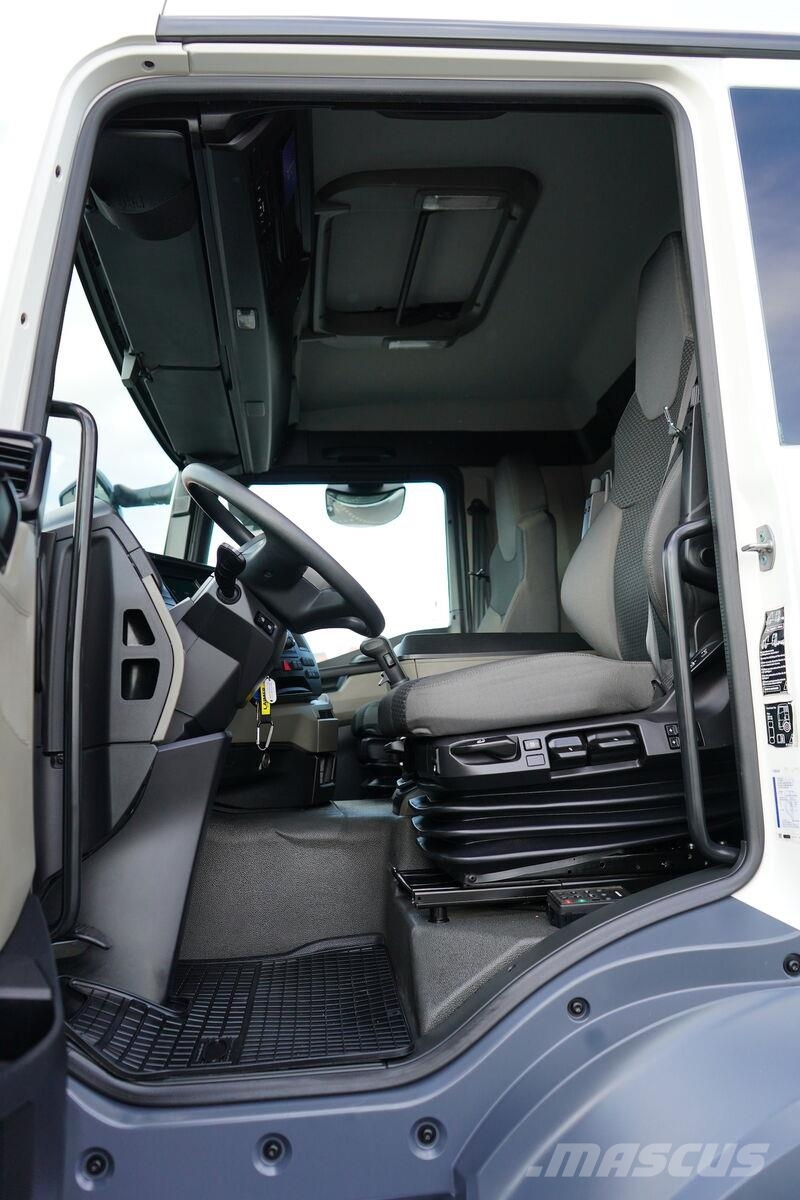 MAN TGS / 26.360 / ACC / EURO 6 / CHŁODNIA + WINDA / 1 Skapbiler Frys/kjøl/varme