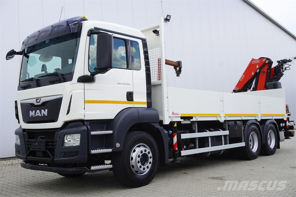 MAN TGS 26.420 6×4 / Fassi F215A.2.24 / remote control شاحنات مسطحة/مفصلية الجوانب