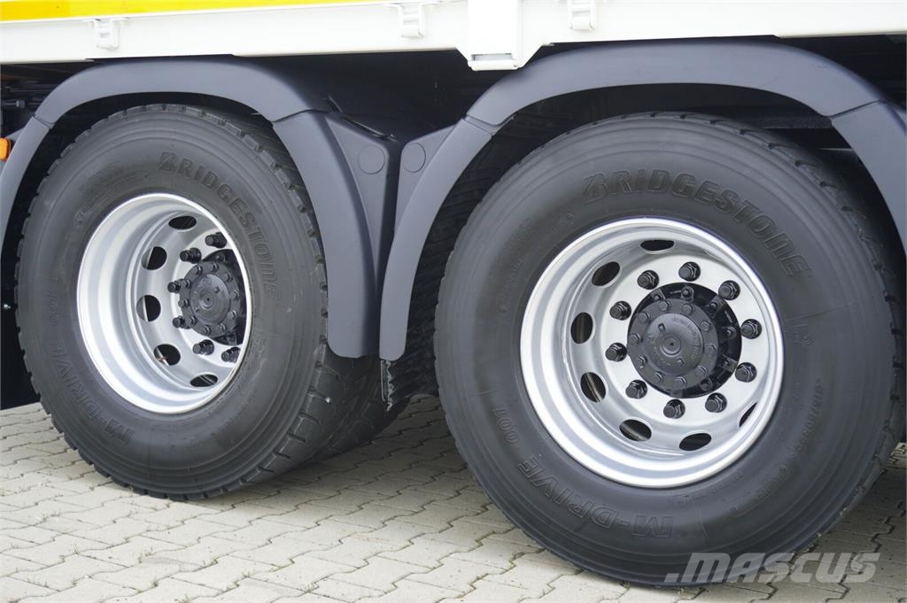 MAN TGS 26.420 6×4 / Fassi F215A.2.24 / remote control شاحنات مسطحة/مفصلية الجوانب