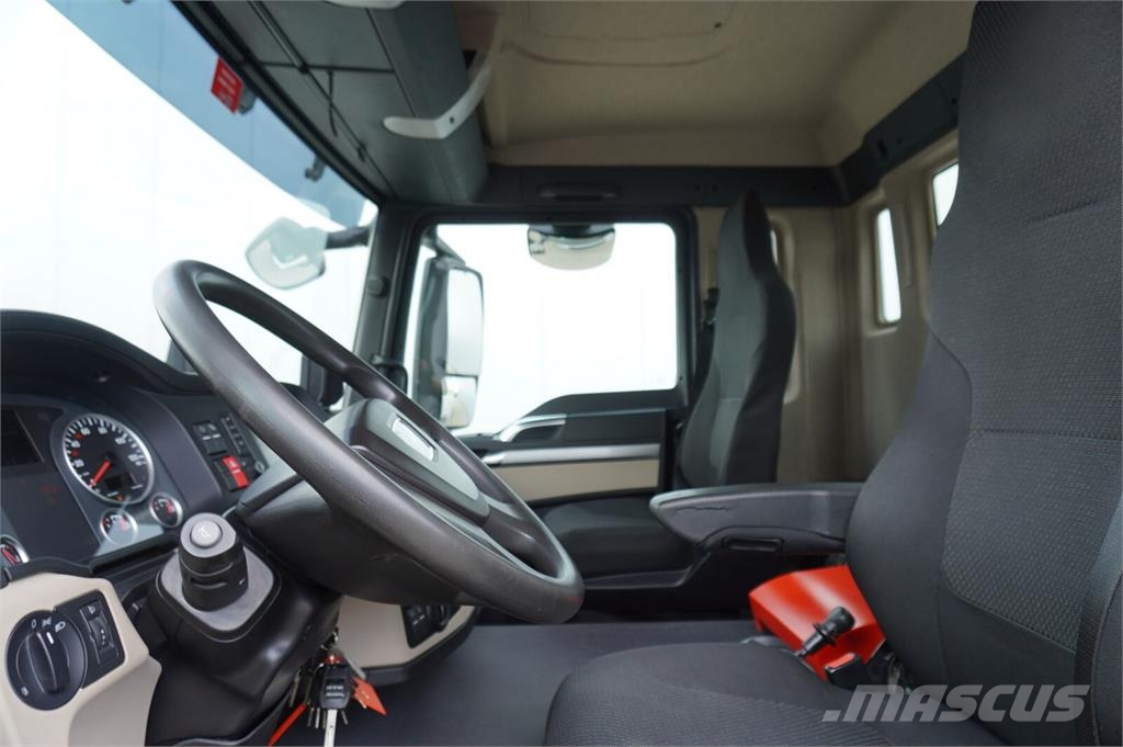 MAN TGS 26.420 6×4 / Fassi F215A.2.24 / remote control Madelautod