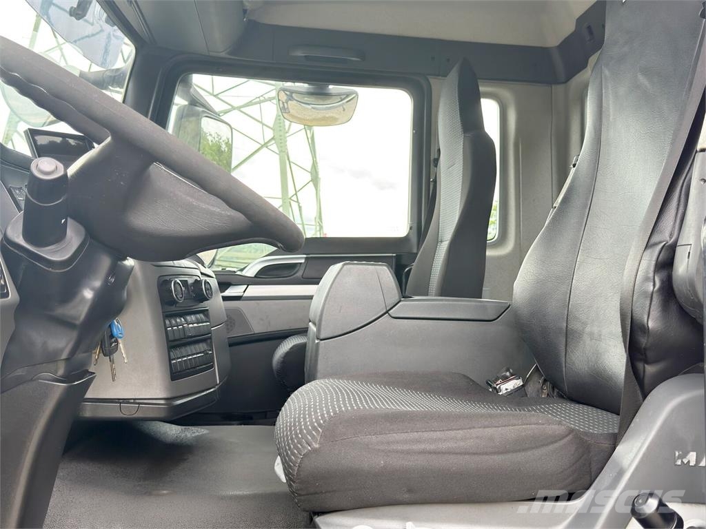 MAN TGS 26.440 Tipper trucks