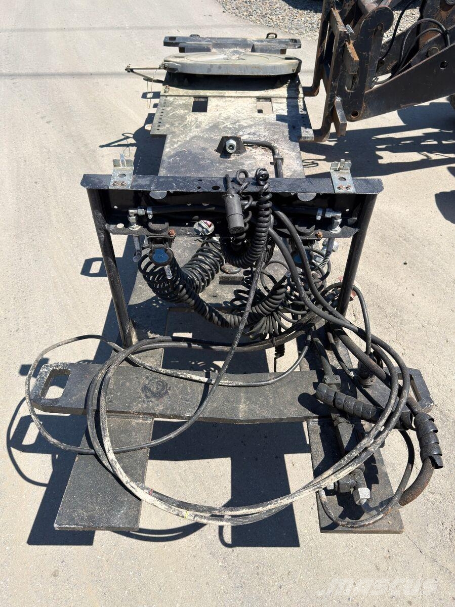 MAN TGS 26.440*Sattelzugmaschine + KRAN/FUNK * 6x6 شاحنات مسطحة/مفصلية الجوانب