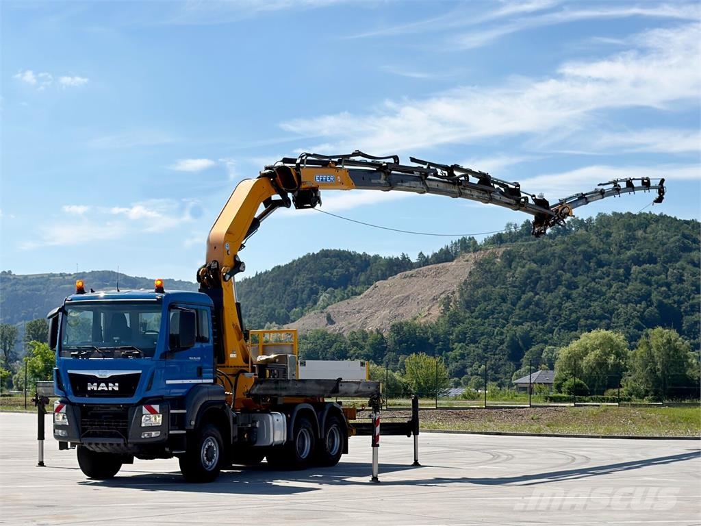 MAN TGS 26.440*Sattelzugmaschine + KRAN/FUNK * 6x6 شاحنات مسطحة/مفصلية الجوانب