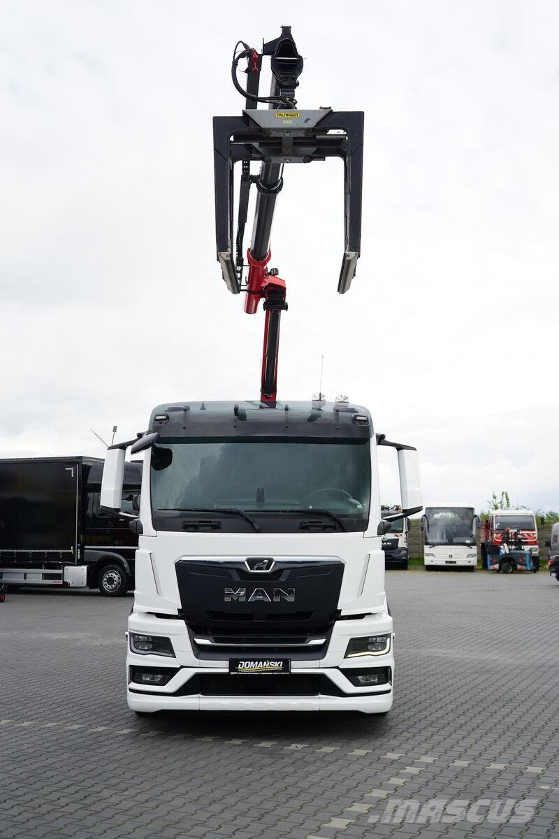 MAN TGS / 26.470 / 6 X 2 / ZESTAW SKRZYNIOWY + HDS / P Ciężarówki typu Platforma / Skrzynia