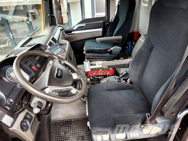 MAN TGS 28.400 6x4-4 BL Palfinger PK12002 Kran Euro5 Tipper trucks