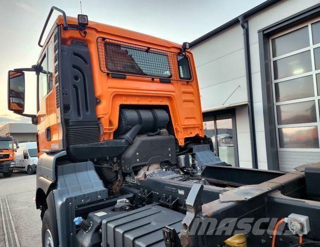 MAN TGS 28.480 6x4-4 BL Winterdienst Meiller 142tkm Pašizgāzējs