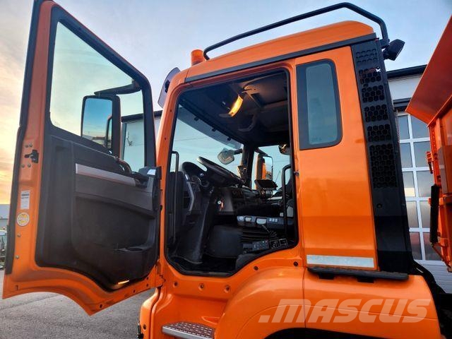 MAN TGS 28.480 6x4-4 BL Winterdienst Streuer 103tkm Kiper kamioni