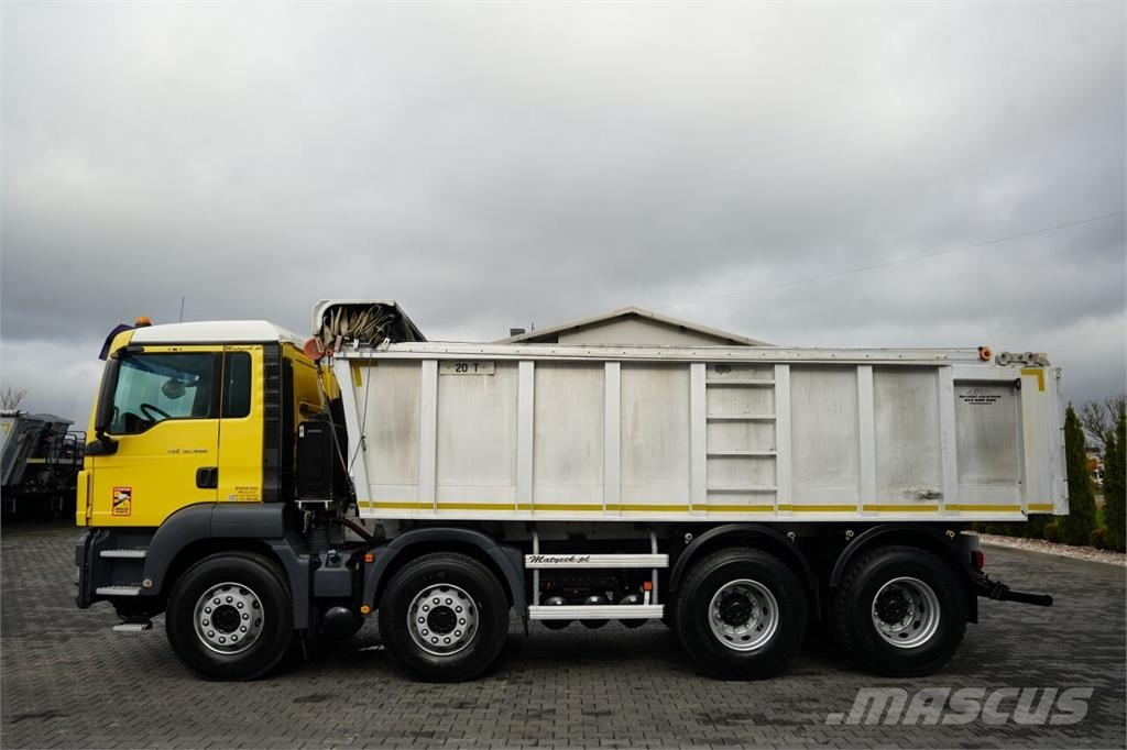 MAN TGS 32.400 / 8x4 / WYWROTKA TYLNOZSYPOWA - 6 M / P 傾卸式卡車