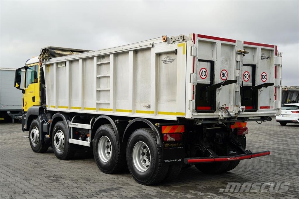 MAN TGS 32.400 / 8x4 / WYWROTKA TYLNOZSYPOWA - 6 M / P 傾卸式卡車