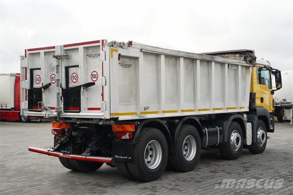 MAN TGS 32.400 / 8x4 / WYWROTKA TYLNOZSYPOWA - 6 M / P 傾卸式卡車