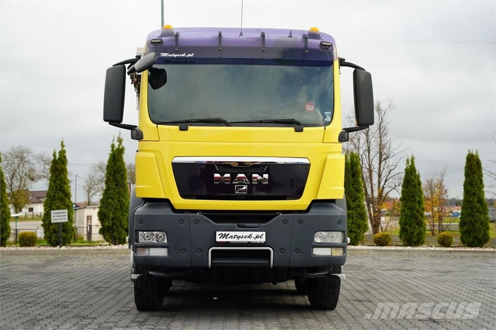 MAN TGS 32.400 / 8x4 / WYWROTKA TYLNOZSYPOWA - 6 M / P 傾卸式卡車