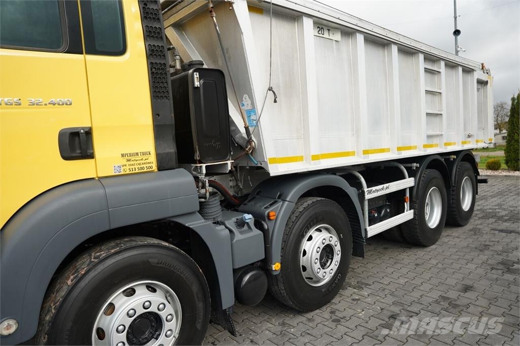 MAN TGS 32.400 / 8x4 / WYWROTKA TYLNOZSYPOWA - 6 M / P 傾卸式卡車