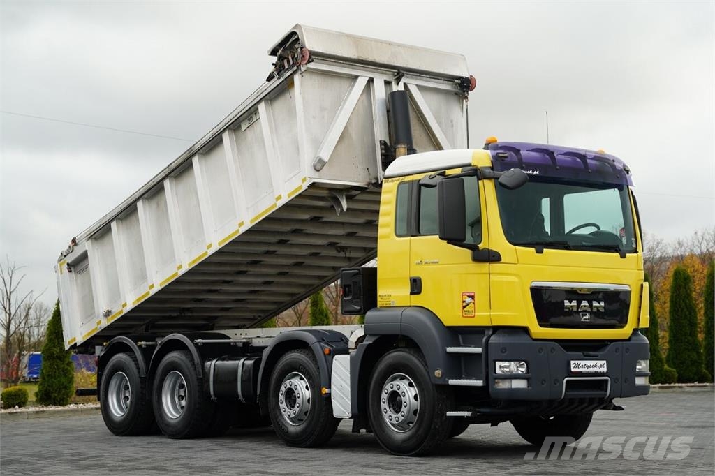 MAN TGS 32.400 / 8x4 / WYWROTKA TYLNOZSYPOWA - 6 M / P 傾卸式卡車
