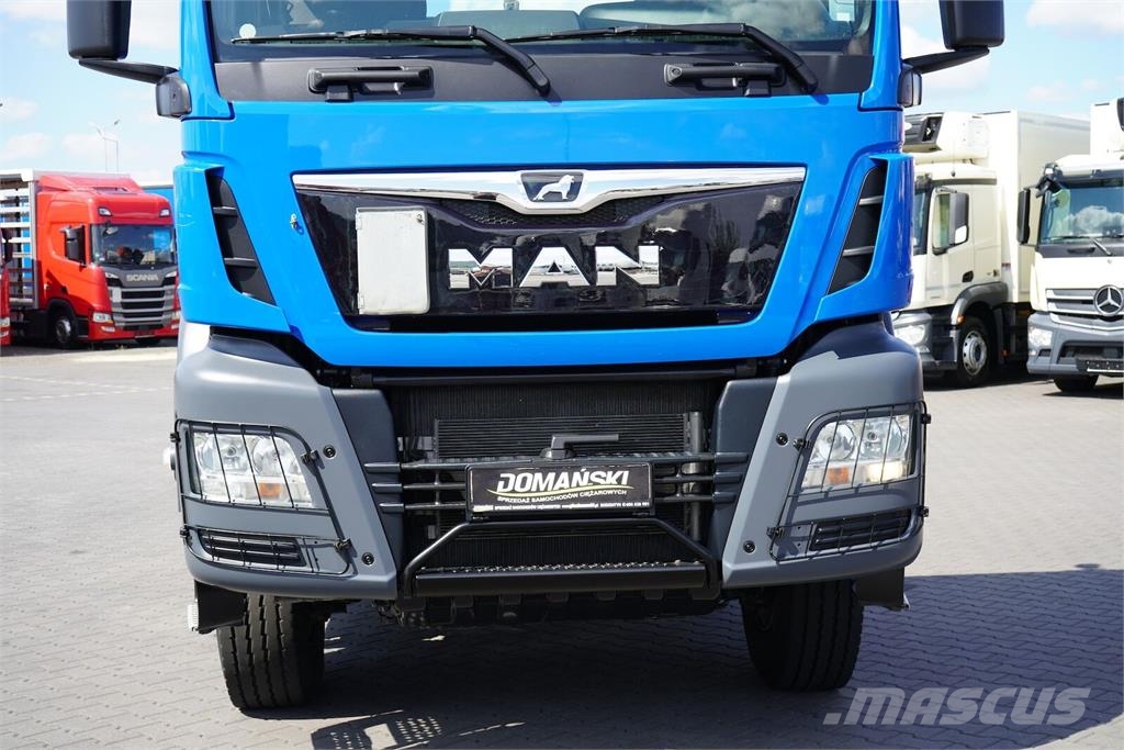 MAN / TGS / 33.360 / 6 X 6 / E 6 / HAKOWIEC / MANUAL Камиони с кран с кука