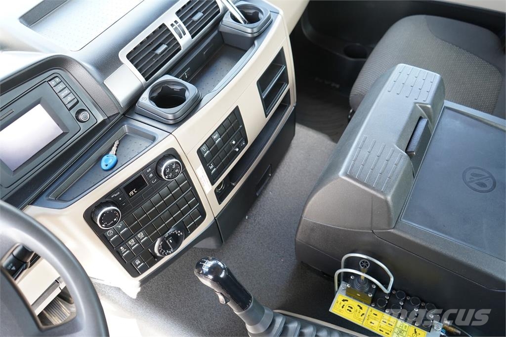 MAN / TGS / 33.360 / 6 X 6 / E 6 / HAKOWIEC / MANUAL Камиони с кран с кука