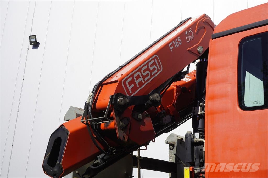 MAN TGS 35.360 E6 8×2 / Fassi F235A.2.22 crane / remot Raupenkrane