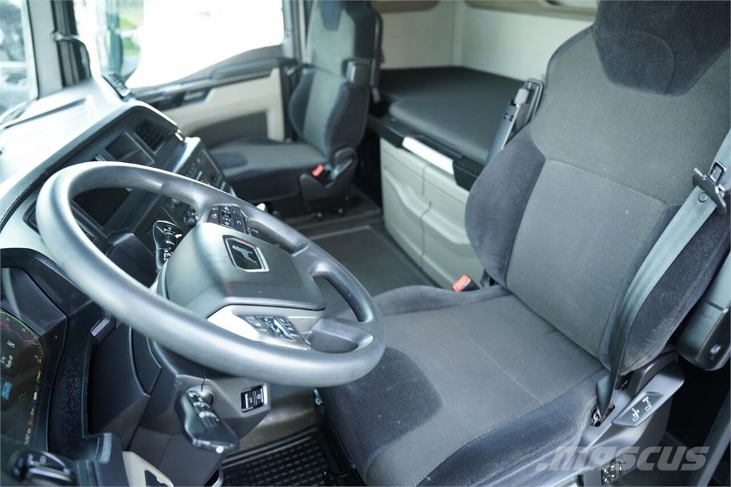 MAN TGX 18.510 / GX / RETARDER / KLIMA POSTOJOWA / NAV Nyergesvontatók