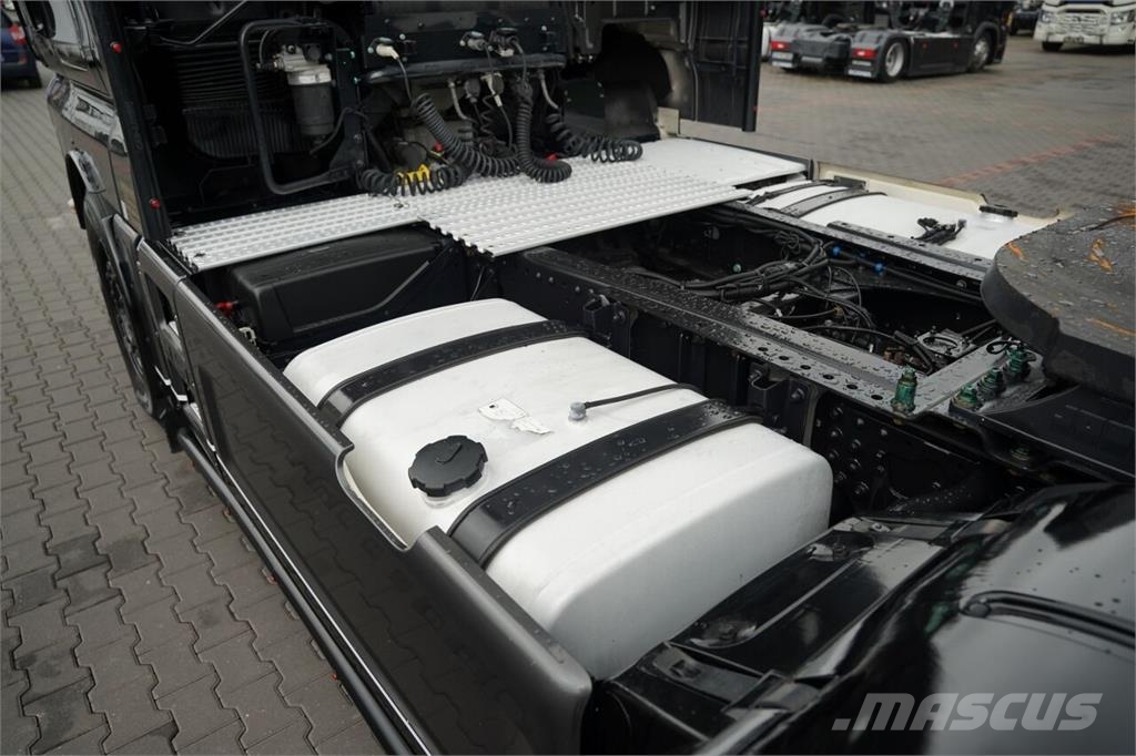 MAN TGX 18.580 / GX / RETARDER / CAŁY NA PODUSZKACH /  Ťahače