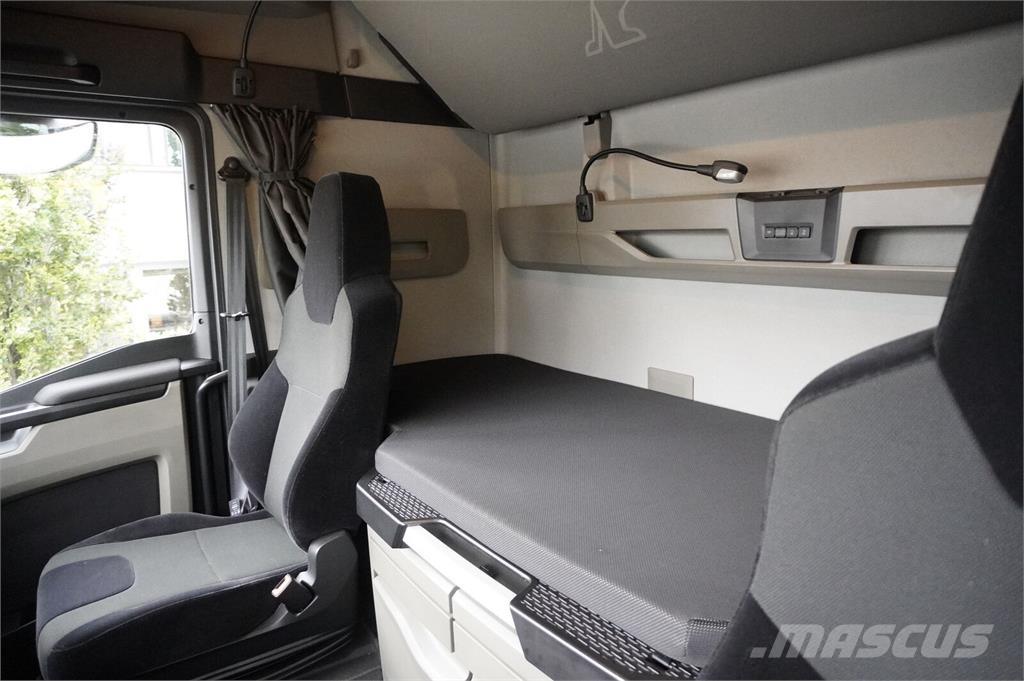 MAN TGX 26.470 6x2-4 / 30 tho. km!!! / Atlas 170.2vb-a Гусеничные краны