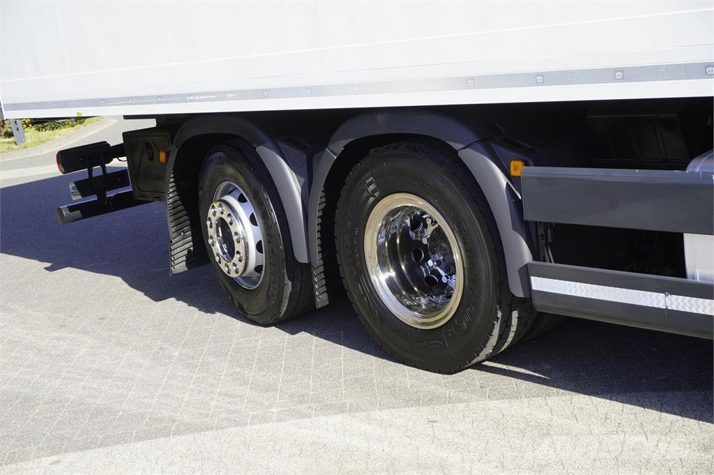 MAN TGX 26.510 6×2-4 / Krone 19 EPAL refrigerator / Do Camiones con temperatura controlada