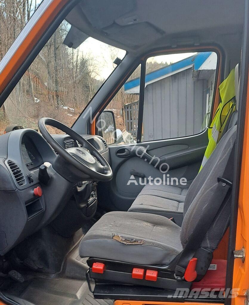 Mercedes-Benz 413 - Doka tipper+crane with gripper Sklápěče