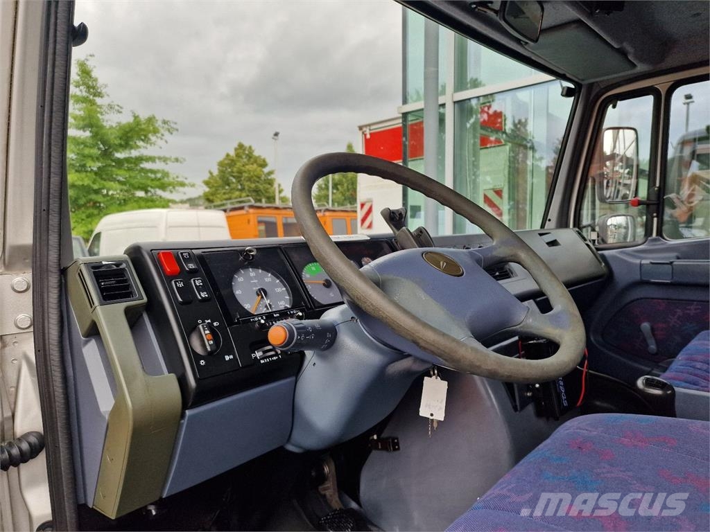 Mercedes-Benz 815 4x4 Doka 3-Way Tipper Camion benne