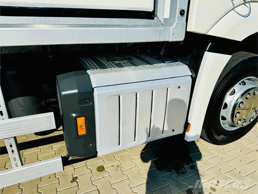Mercedes-Benz Actros 2542 Temperature controlled trucks