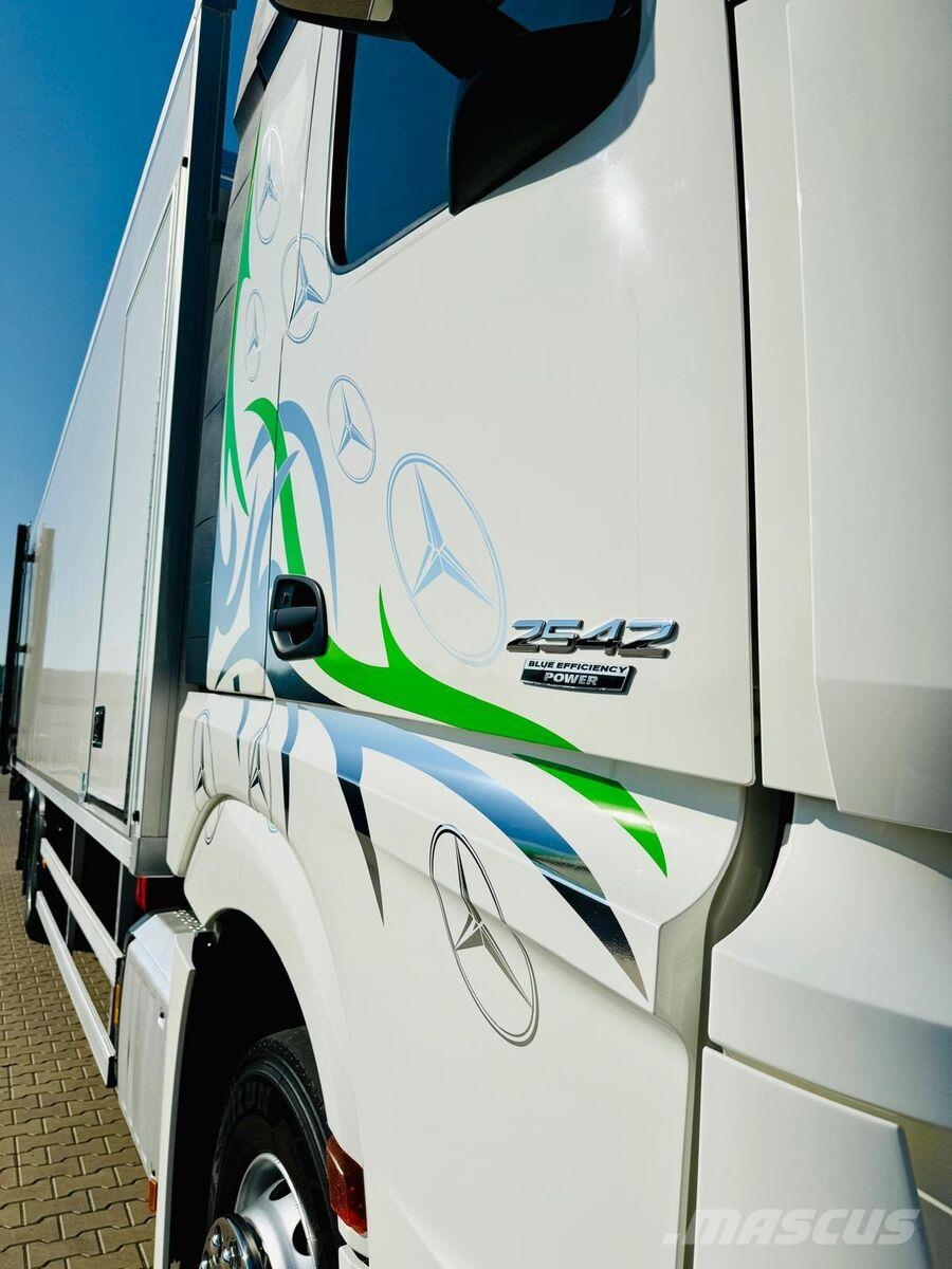 Mercedes-Benz Actros 2542 Temperature controlled trucks