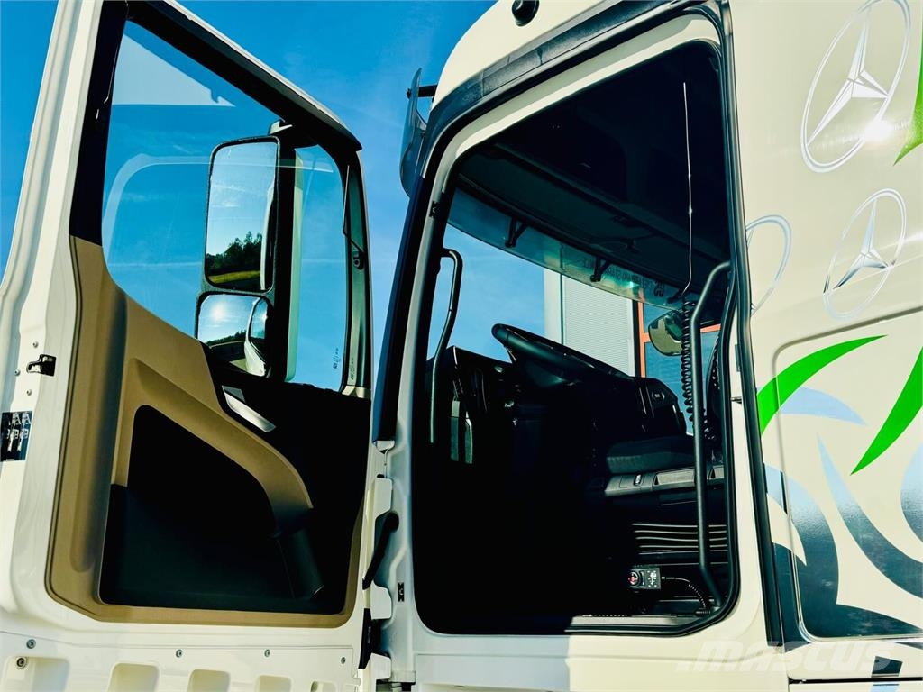 Mercedes-Benz Actros 2542 Temperature controlled trucks