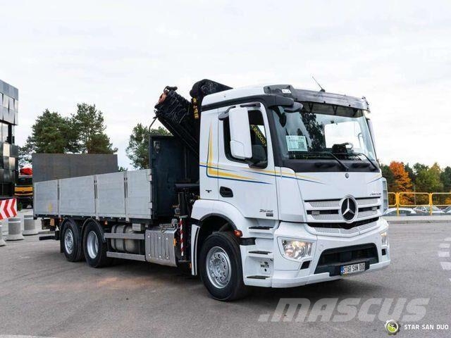 Mercedes-Benz AROCS 2532 6x2 PALFINGER PK 22002 平板栏板货车