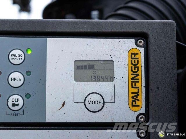 Mercedes-Benz AROCS 2532 6x2 PALFINGER PK 22002 平板栏板货车