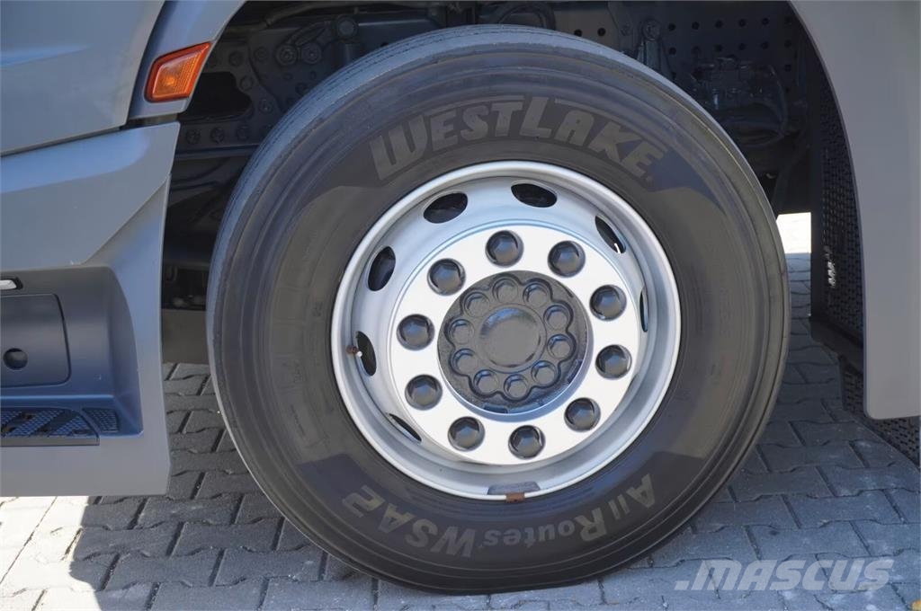 Mercedes-Benz Actros 2548 / 6×2 Temperature controlled trucks